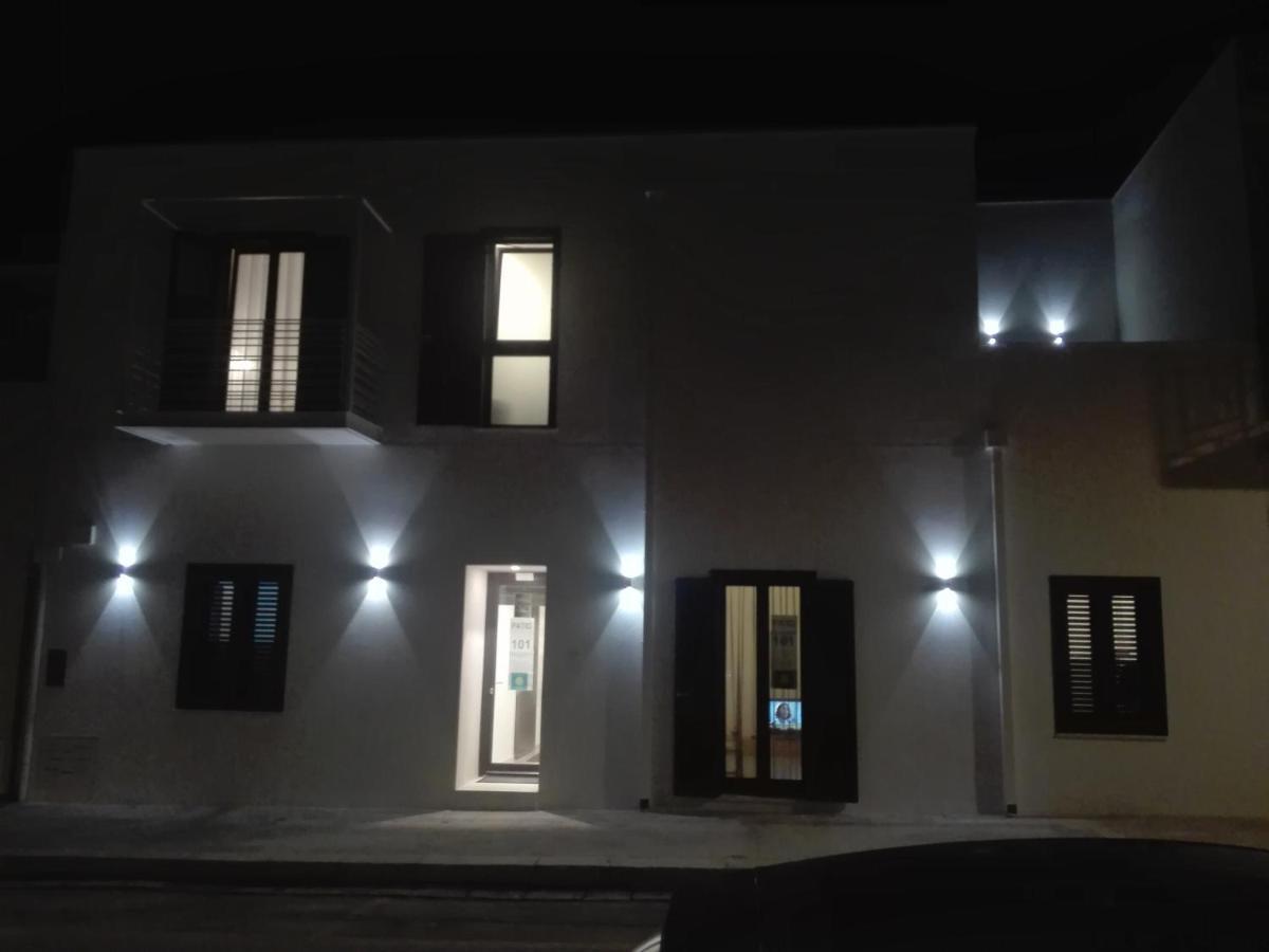 산비토로카포 Patio 101 "Exclusive" B&B 외부 사진