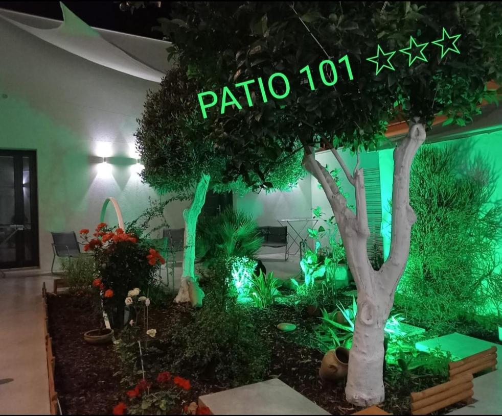 산비토로카포 Patio 101 "Exclusive" B&B 외부 사진