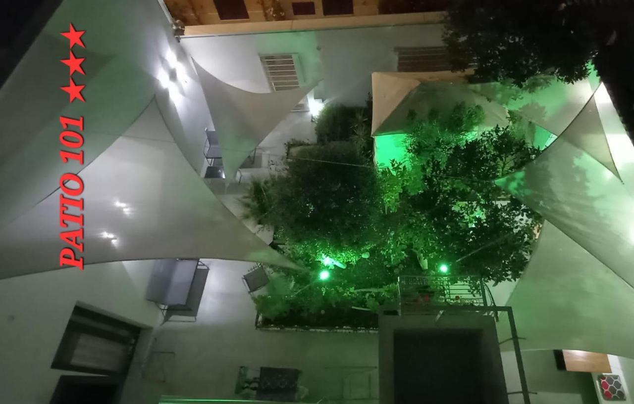 산비토로카포 Patio 101 "Exclusive" B&B 외부 사진